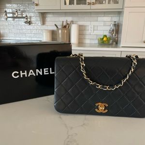 Vintage Chanel full flap crossbody bag Authentic